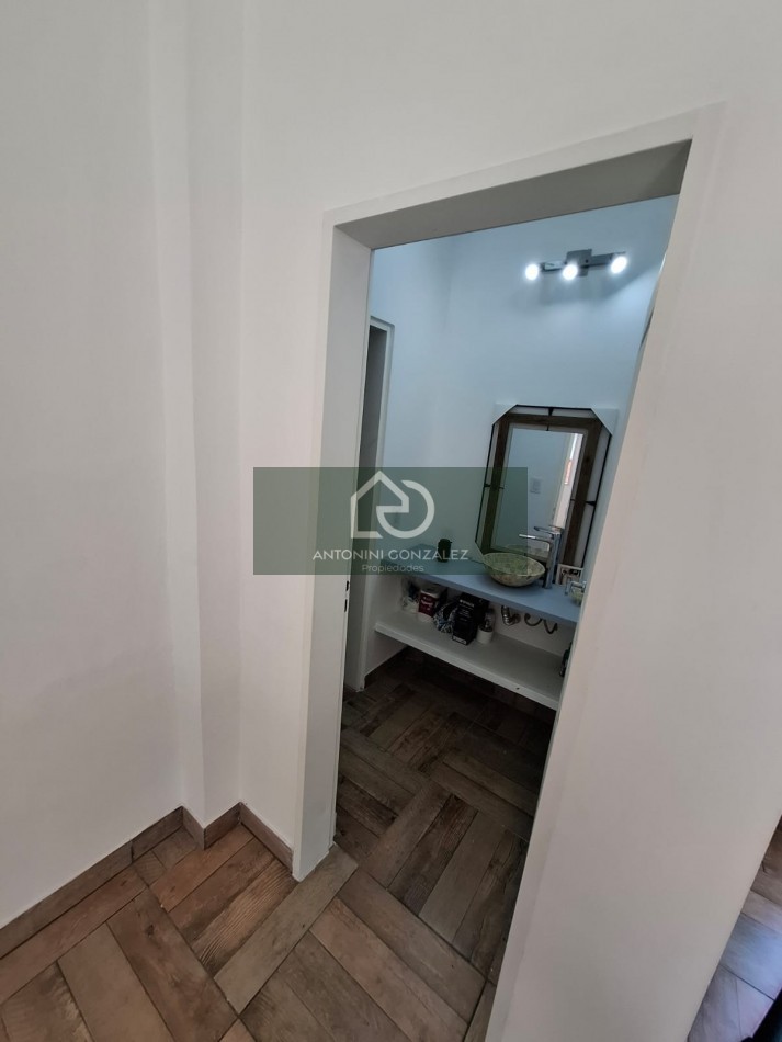  Casa Moderna sobre Lote de 650m2 con Piscina en La Reja (Moreno)