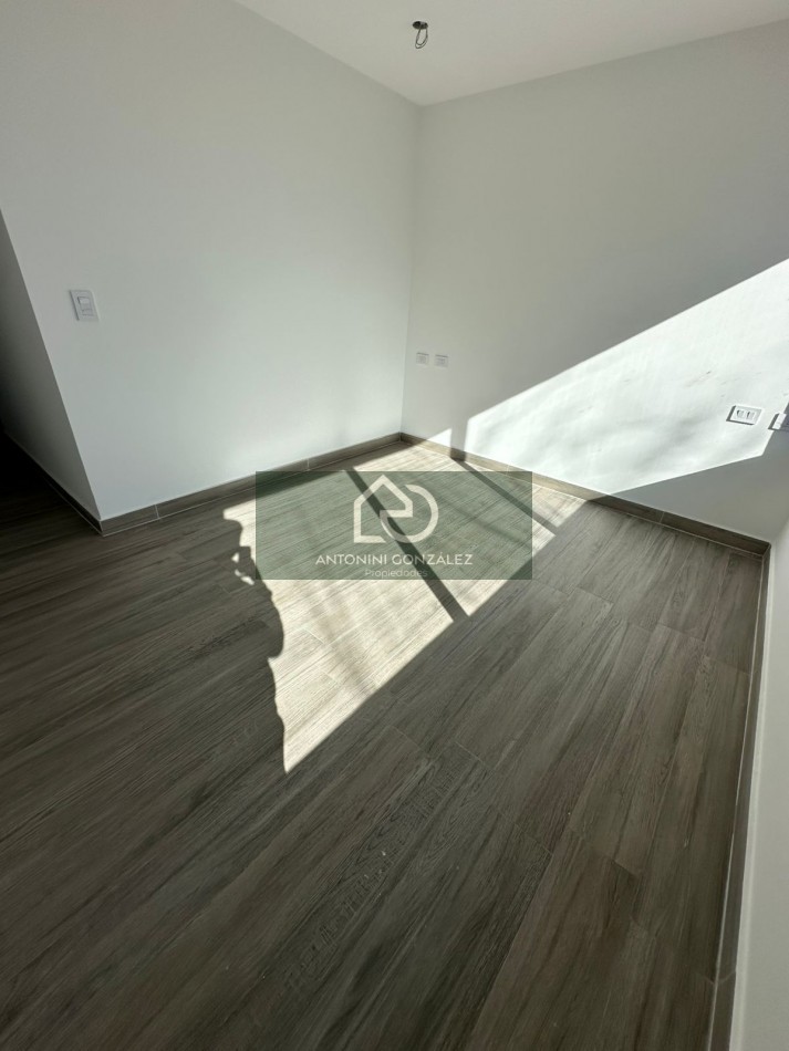 CASA EN VENTA 5 AMBIENTES A ESTRENAR ITUZAINGO NORTE