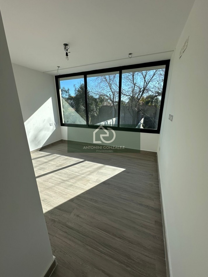 CASA EN VENTA 5 AMBIENTES A ESTRENAR ITUZAINGO NORTE