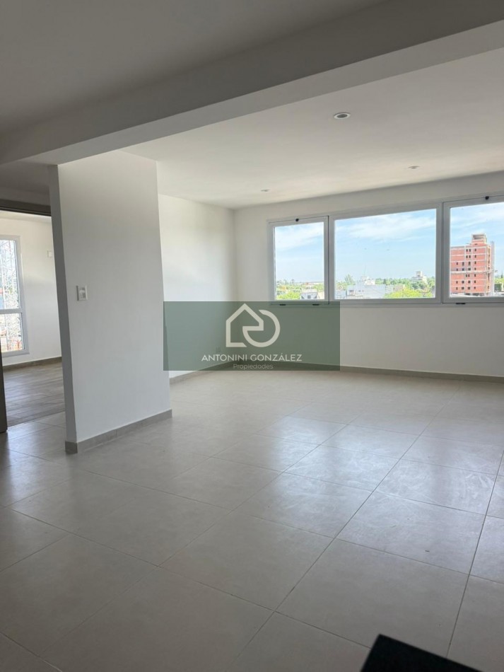 Alquiler 4 ambientes con cochera y parrilla