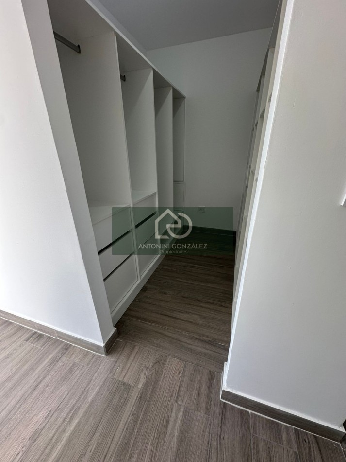 CASA EN VENTA 5 AMBIENTES A ESTRENAR ITUZAINGO NORTE