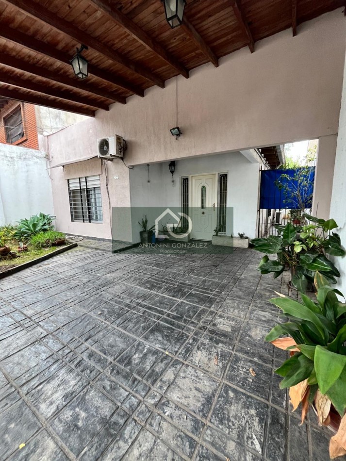 Casa en alquiler 4 Ambientes  Ituzaingo Sur | Gran Parque, Galeria y Parrilla