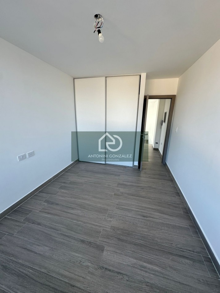 VENTA CASA 5 AMBIENTES A ESTRENAR ITUZAINGO NORTE