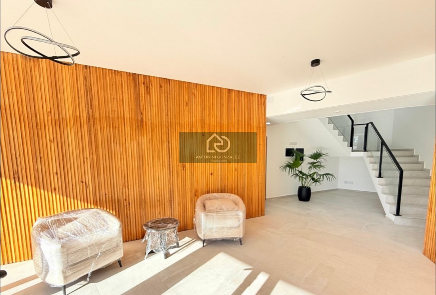  departamentos de 3 ambientes.