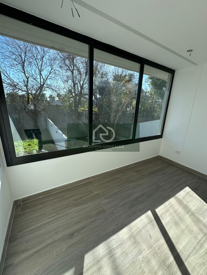 CASA EN VENTA 5 AMBIENTES A ESTRENAR ITUZAINGO NORTE