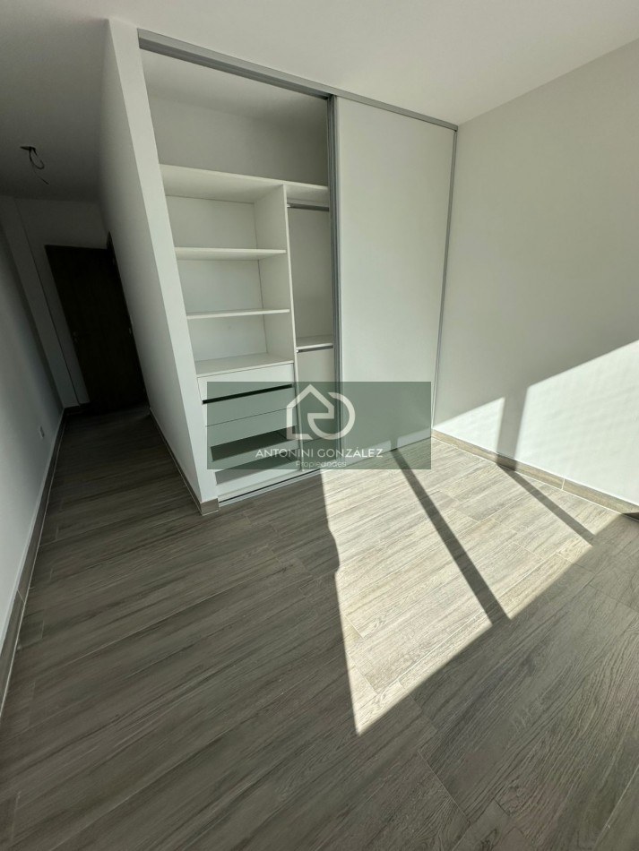 CASA EN VENTA 5 AMBIENTES A ESTRENAR ITUZAINGO NORTE