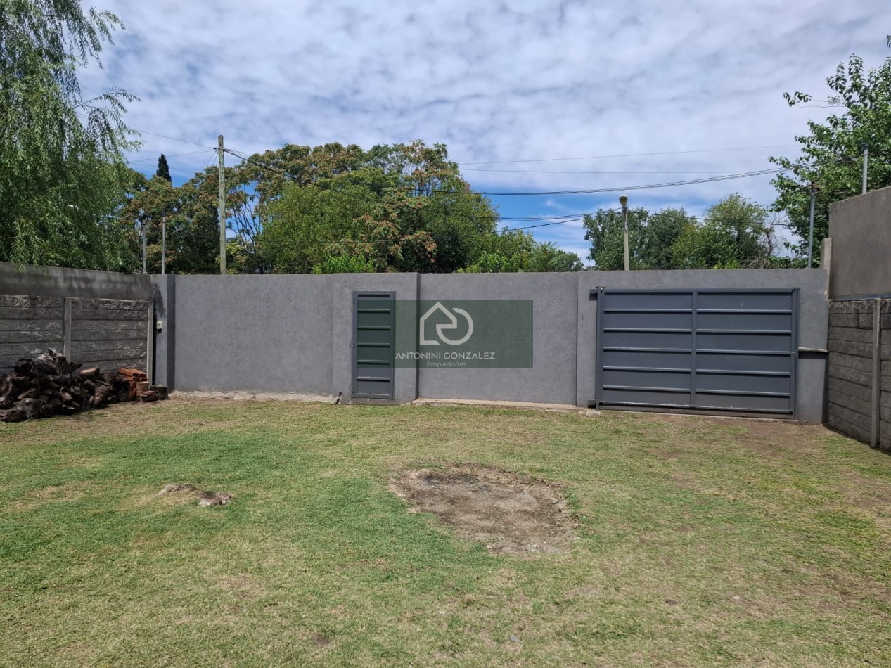  Casa Moderna sobre Lote de 650m2 con Piscina en La Reja (Moreno)