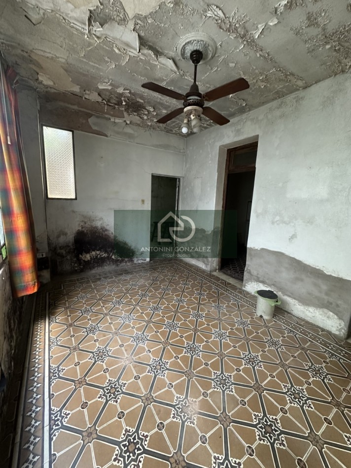 Venta casa a refaccionar o demoler.