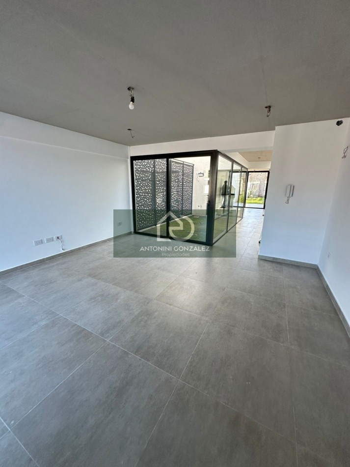 CASA EN VENTA 5 AMBIENTES A ESTRENAR ITUZAINGO NORTE