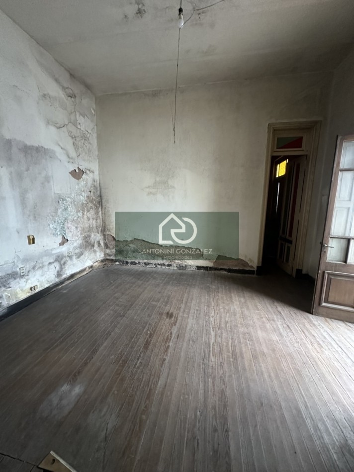 Venta casa a refaccionar o demoler.