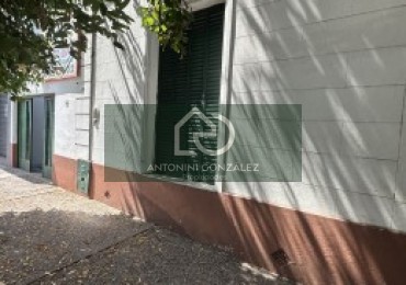 Venta casa a refaccionar o demoler.